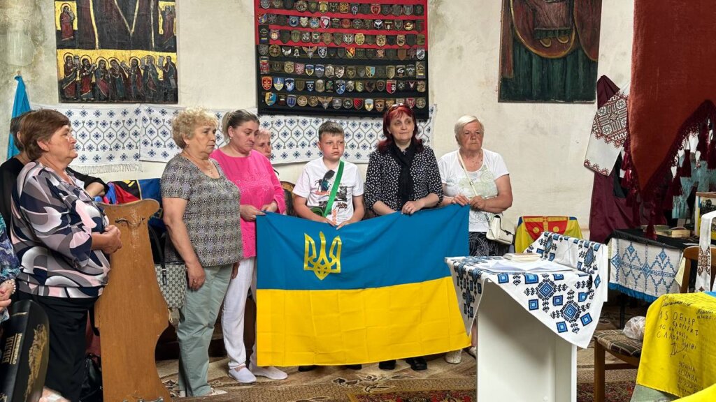 DrogMedia Живі у вічності - родичі Героїв з Бориславської ТГ молилися у Пантеоні в Новошичах