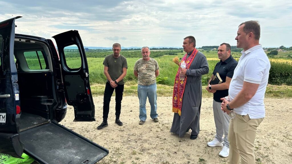 DrogMedia Живі у вічності - родичі Героїв з Бориславської ТГ молилися у Пантеоні в Новошичах