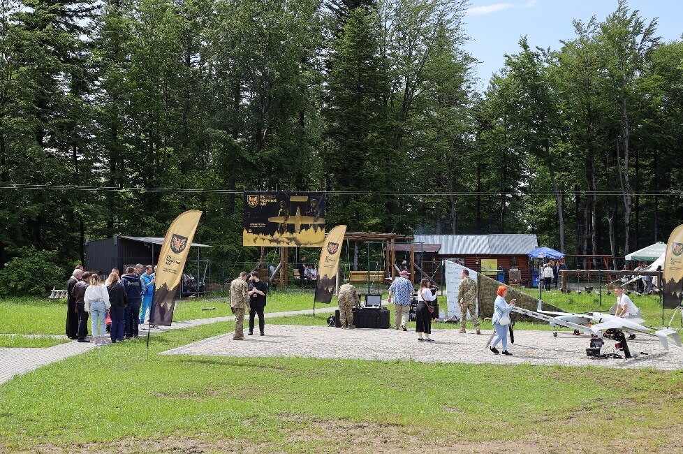 DrogMedia На Буковиці зібрали понад 500 тис. грн на підтримку бригади «Чорний ліс»