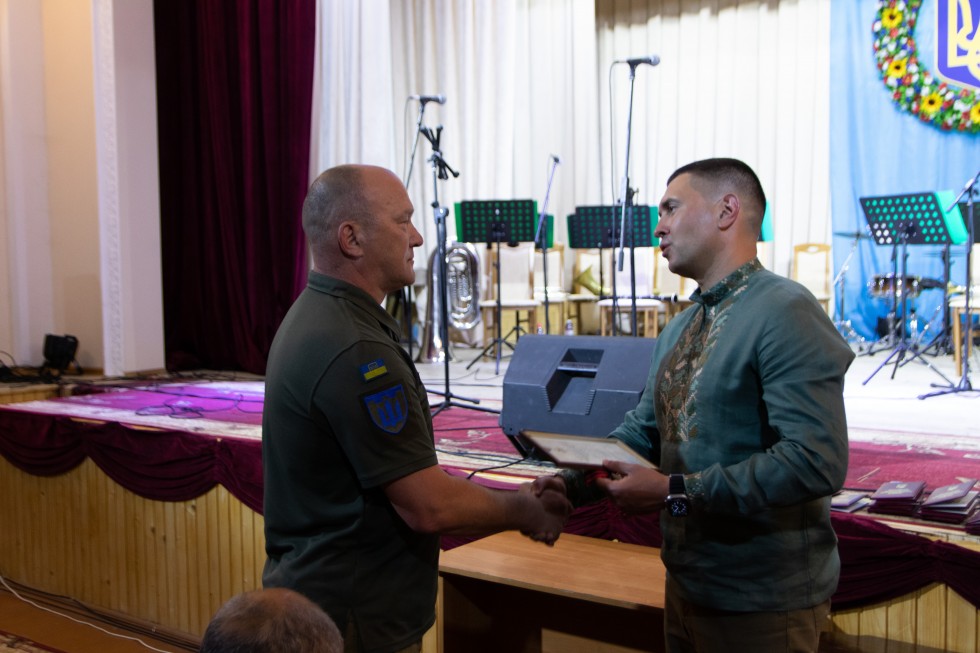 DrogMedia Ціна свободи: у Дрогобичі вшанували пам’ять полеглих Героїв і нагородили Захисників