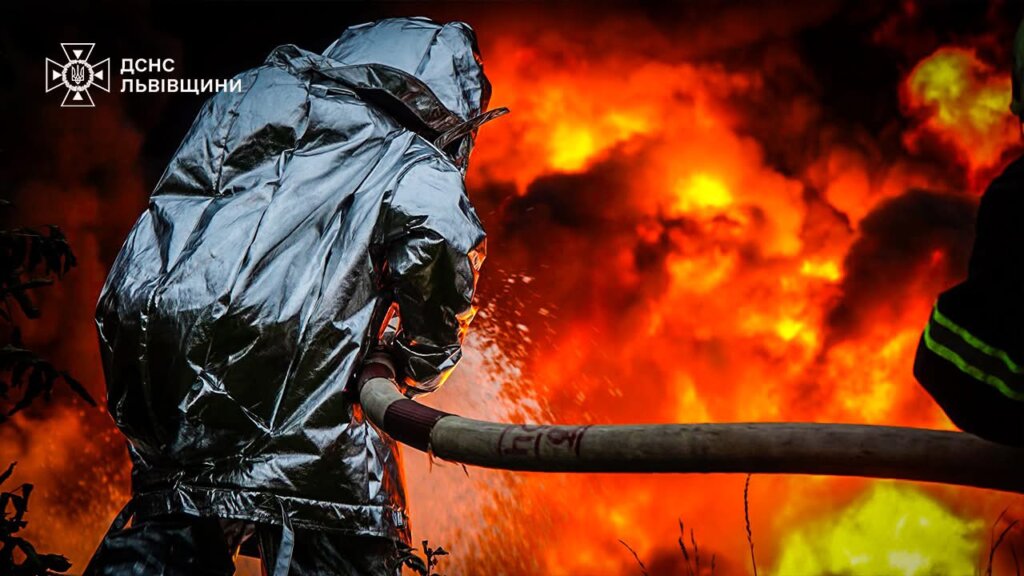 У Дрогобичі ворожа атака влучила 21 раз — про наймасштабніший обстріл міста за час війни 2 DrogMedia У Дрогобичі ворожа атака влучила 21 раз — про наймасштабніший обстріл міста за час війни