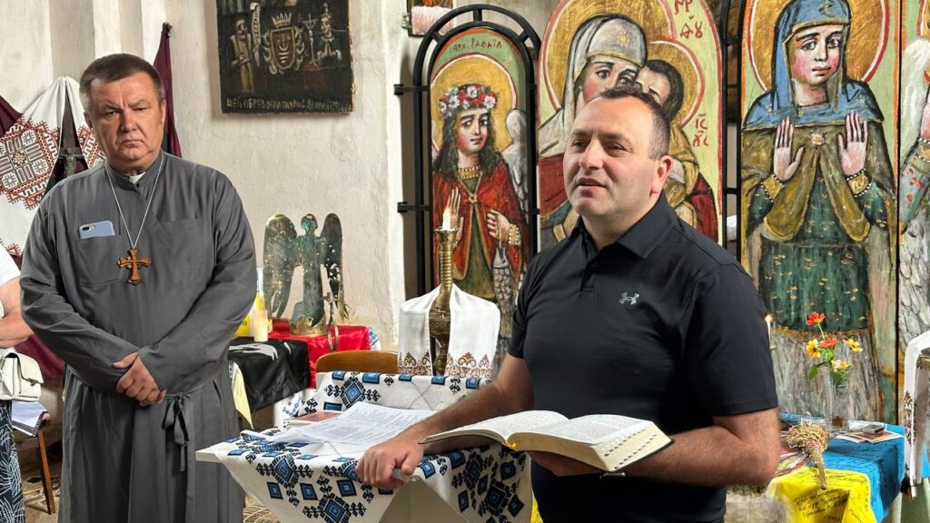 DrogMedia Живі у вічності - родичі Героїв з Бориславської ТГ молилися у Пантеоні в Новошичах