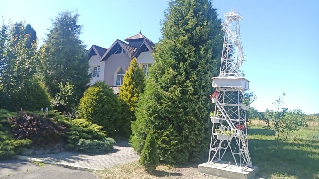 DrogMedia Нафтова вежа-квітник — нова туристична локація у Нагуєвичах