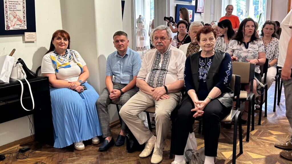 DrogMedia У Дрогобичі відкрили виставку родинної вишивки