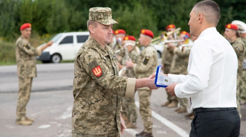 На Дрогобиччині відзначили захисників у День Державного Прапора