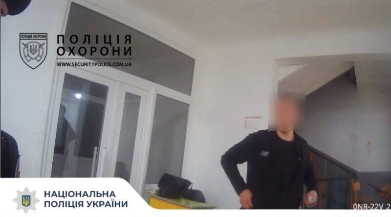 DrogMedia У Дрогобичі затримали чоловіка, який проник у навчальний заклад