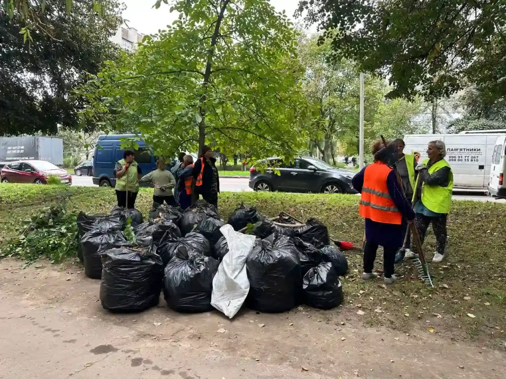 У Дрогобичі до Всесвітнього дня довкілля прибрали парк Новонароджених