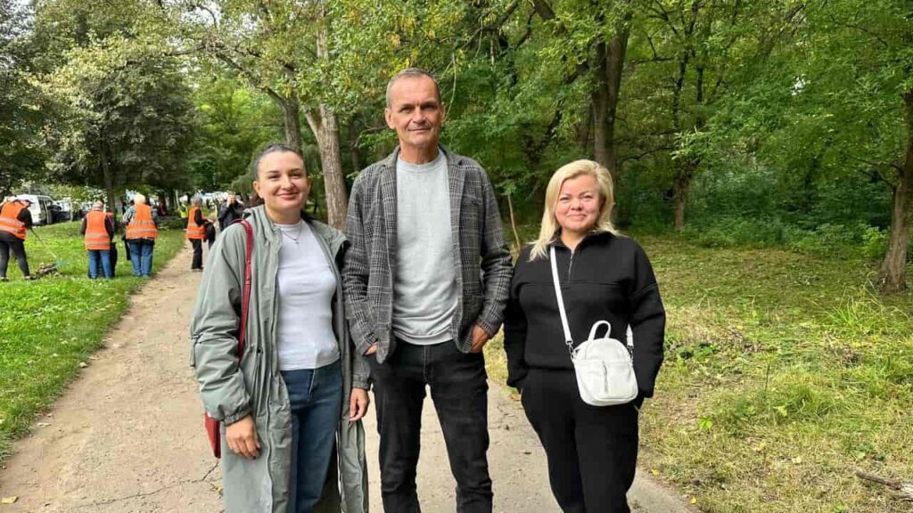 DrogMedia У Дрогобичі прибрали парк Новонароджених