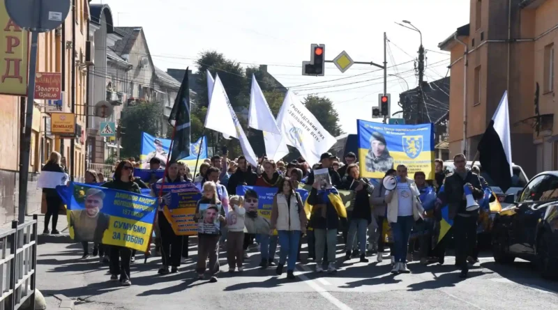DrogMedia У Дрогобичі відбулась акція на підтримку полонених і безвісти зниклих воїнів
