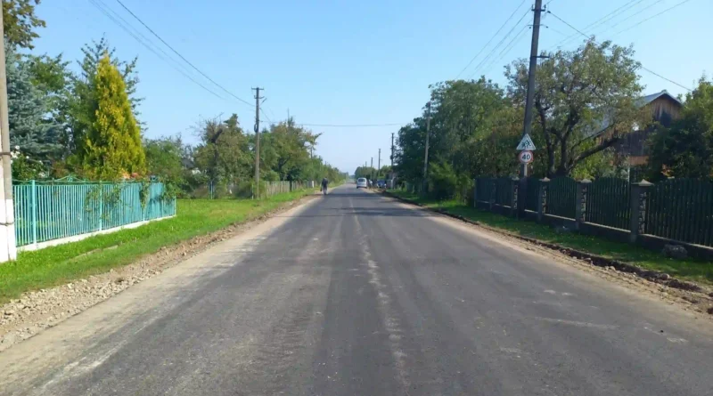 В Урожі та Винниках ремонтують ділянку дороги