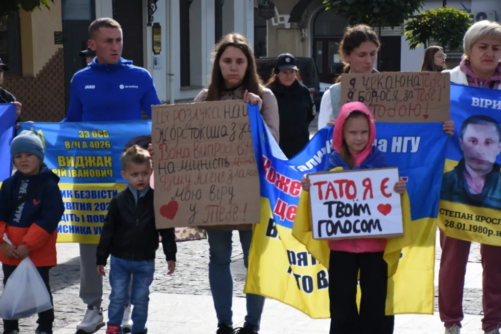 DrogMedia У Дрогобичі відбулась акція на підтримку полонених і безвісти зниклих воїнів