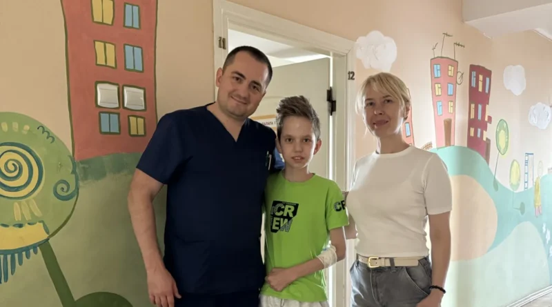 У Львові підлітку успішно видалили пухлину