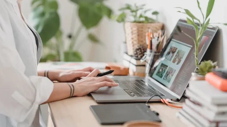 DrogMedia На Дрогобиччині розслідують самогубство 15-річної дівчини