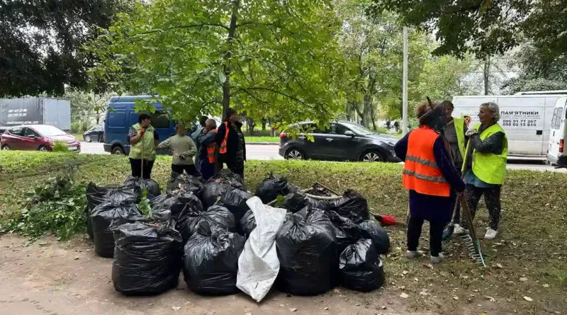 У Дрогобичі до Всесвітнього дня довкілля прибрали парк Новонароджених
