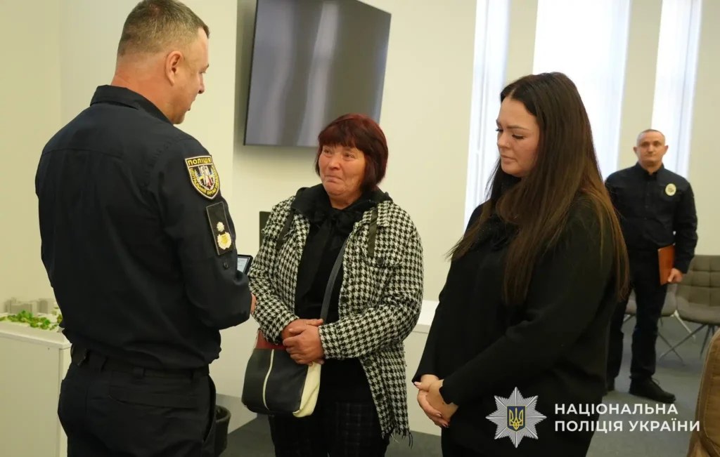 Поліцейського посмертно нагороджено відзнакою Національної поліції України «Знак Пошани» та нагрудним знаком Головнокомандувача Збройних сил України «Золотий Хрест».