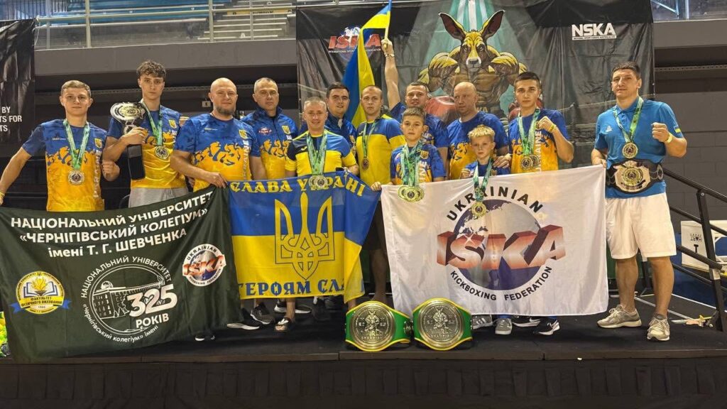 DrogMedia Двоє дрогобичан стали чемпіонами світу з кікбоксингу в Австралії!