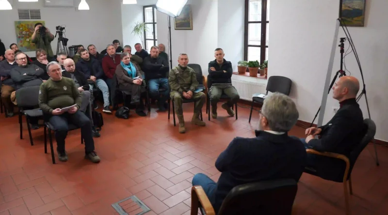 DrogMedia «Без нового суспільного договору Україна не матиме сталого майбутнього» - підсумки круглого столу