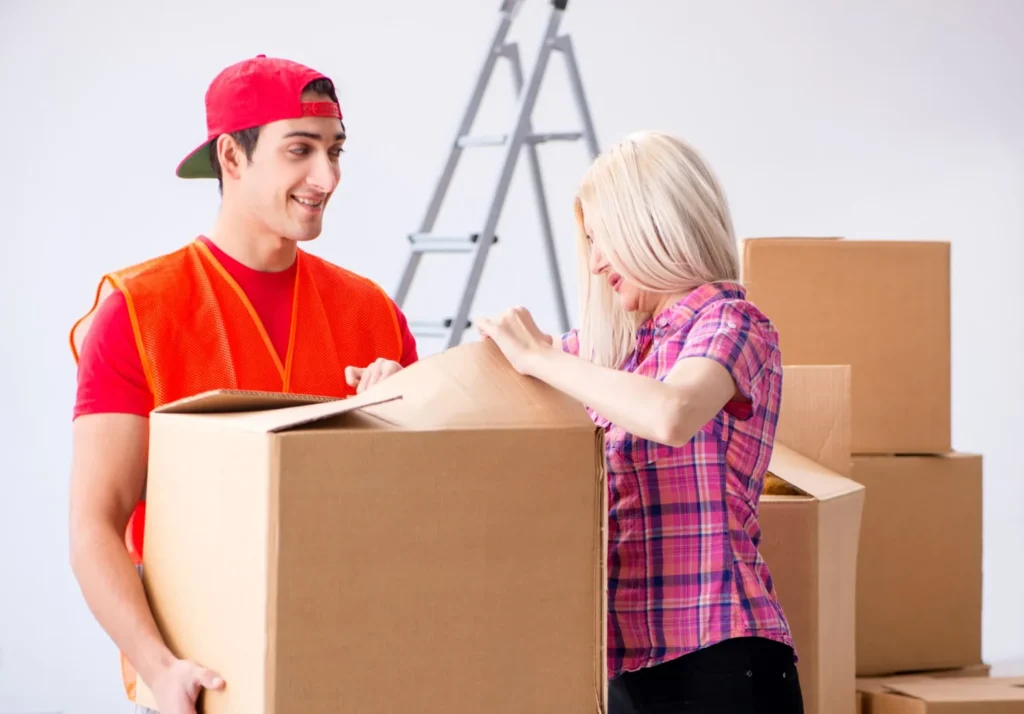 Як правильно пакувати крихкі речі: покрокова інструкція