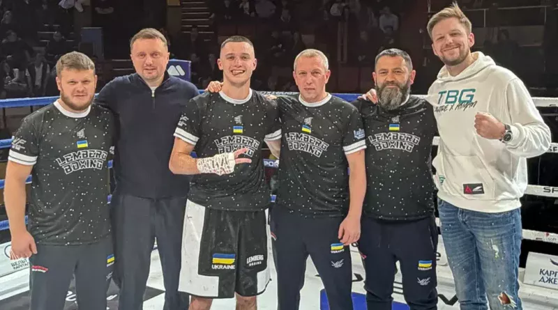 Боксер з Борислава Олег Гічва здобув чергову перемогу на професійному рингу