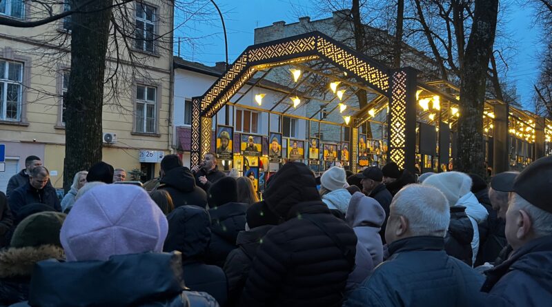 DrogMedia На Алеї Пам’яті в Дрогобичі освятили портрети ще 15 полеглих Захисників