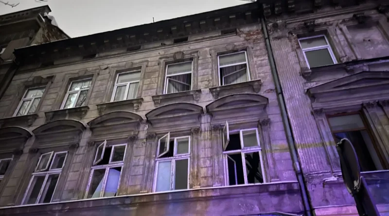 У Львові внаслідок нічної атаки безпілотників пошкоджено житлові будинки, навчальні заклади та храм