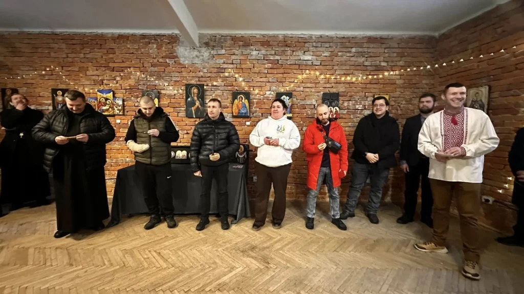 "Ці ікони бачили багато болю, сліз і страждань", - ветеран Назарій Бермес провів першу персональну виставку-аукціон 3 "Ці ікони бачили багато болю, сліз і страждань", - ветеран Назарій Бермес провів першу персональну виставку-аукціон