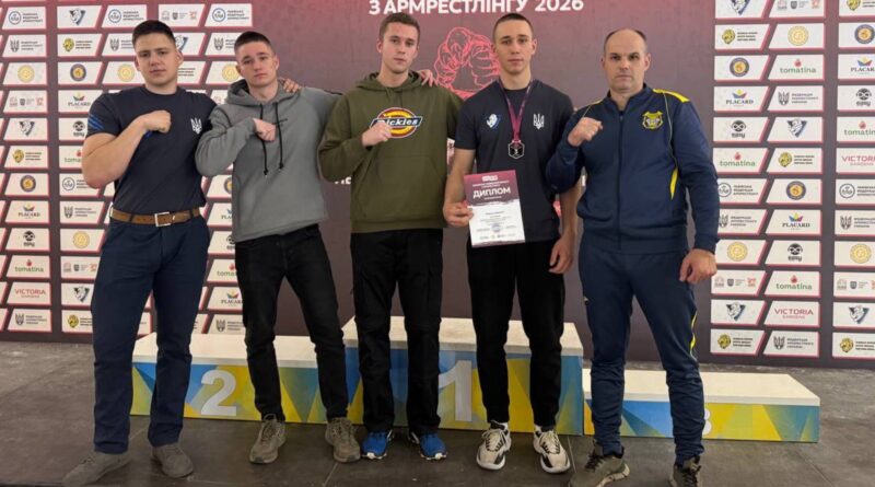 DrogMedia Дебютний успіх: дрогобичанин здобув медаль на чемпіонаті області з армрестлінгу