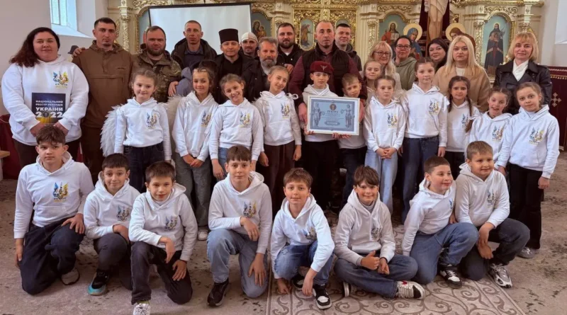 Юні волонтери встановили рекорд за найбільшою кількістю благодійних виступів у храмах для військовослужбовців ЗСУ — 321 виступ за період з 18 лютого 2024 року по 29 березня 2026 року.