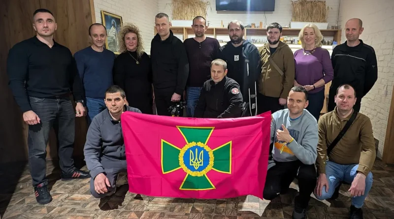 Дорога зцілення: прикордонники, які повернулися з полону, побували у Львові