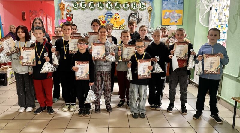 Для учнів Нагуєвицької спецшколи провели шашковий турнір з першорозрядниками