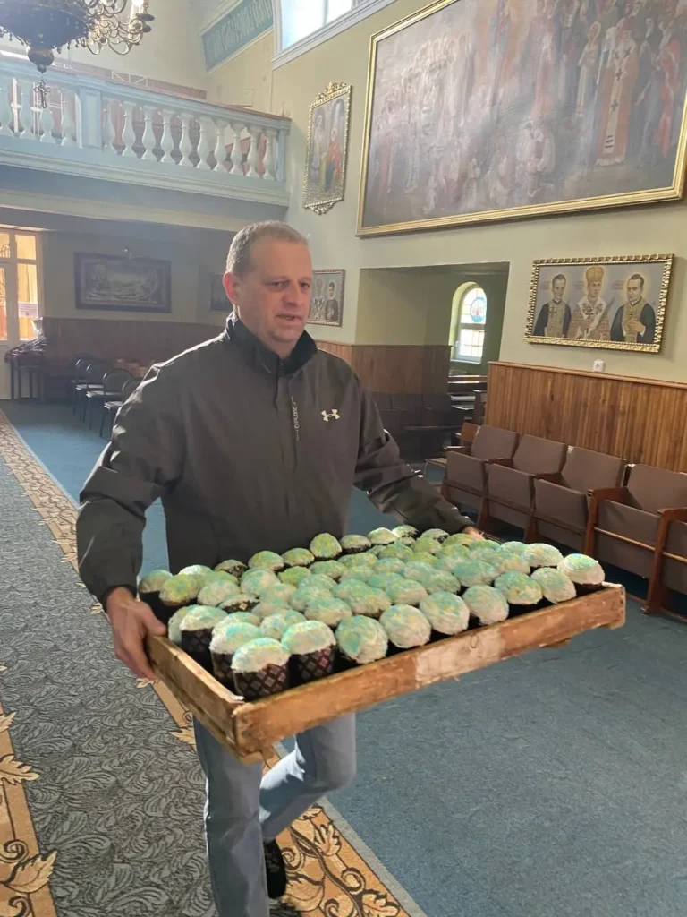 DrogMedia Символ вдячності: з Дрогобиччини передали 500 пасок для захисників