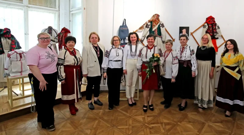відкриття виставки вишитий спадок