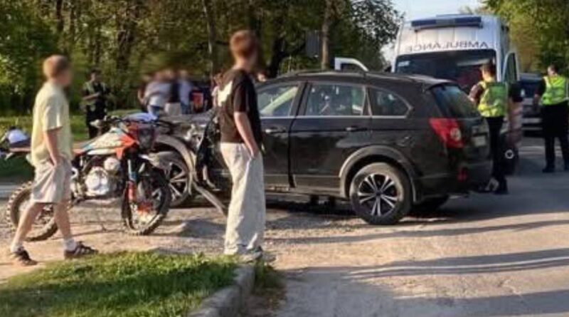 DrogMedia На Львівщині дитина за кермом мотоцикла потрапила в ДТП з авто