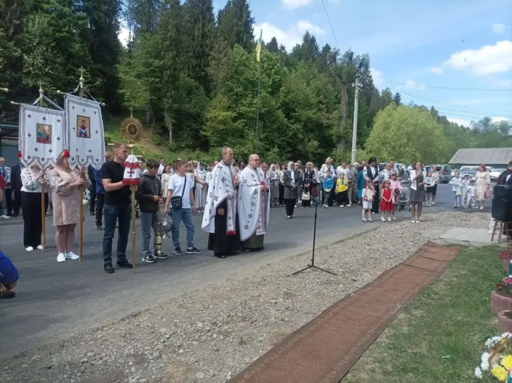 В Орові вшанували Героїв та зібрали 43 тис. грн на благодійному ярмарку 3 Орів, панахида