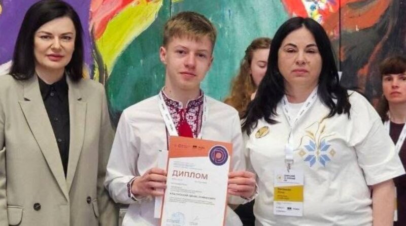 DrogMedia Дрогобичанин Денис Красінський утретє серед призерів всеукраїнських олімпіад: цього разу — з правознавства