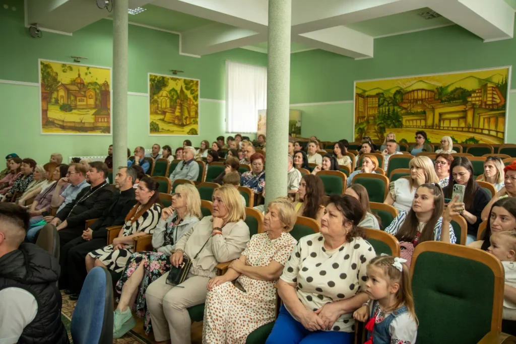DrogMedia Чотири роки неволі: у Трускавці урочисто зустріли звільненого з полону захисника Андрія Гурського