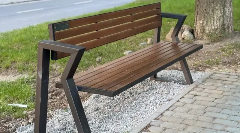 Подаруй лавку місту