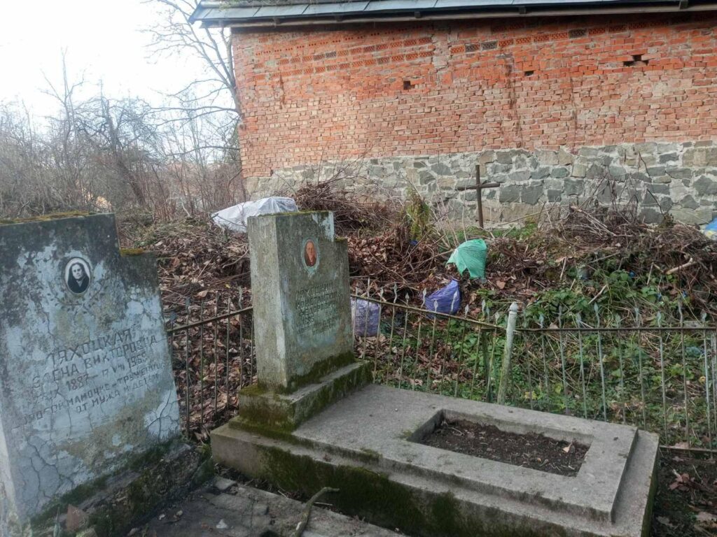 Відео блогера про стан некрополя в Дрогобичі викликало резонанс: депутат подав звернення 5 DrogMedia Відео блогера про стан некрополя в Дрогобичі викликало резонанс: депутат подав звернення