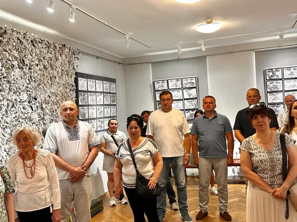 DrogMedia Між колумбарієм та іконою: у Бориславі презентували унікальні портрети полеглих захисників