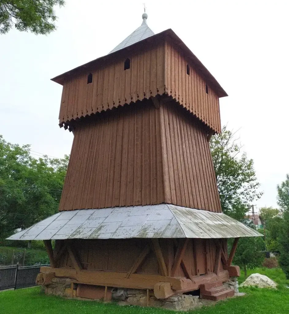 Дзвіниця церкви Святої Параскеви у Дрогобичі