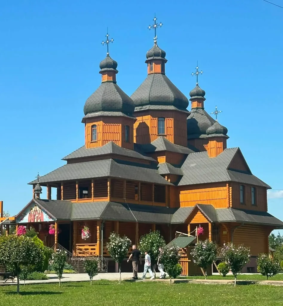  храм дрогобицьких священномучеників Северина, Якима та Віталія.