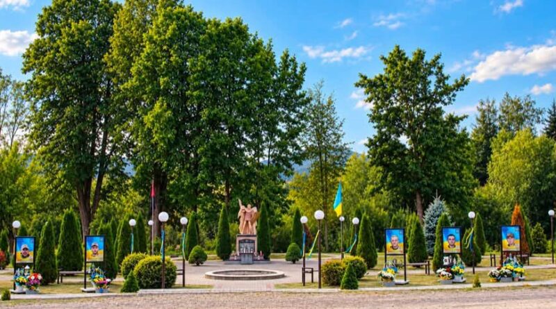 DrogMedia У Стороні відкрили Алею Пам’яті Героїв