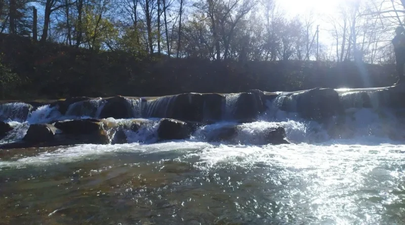 Ріка, водоспад, літо