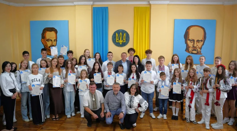 У Дрогобичі 38 учнів отримали персональні відзнаки міського голови