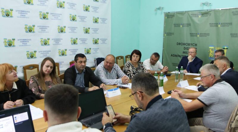 Очільник освіти Львівщини зібрав керівників управлінь Дрогобиччини: що обговорювали