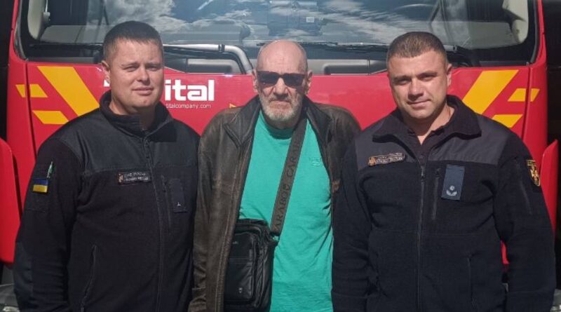 Військовий із Трускавця подякував рятувальникам за визволенням з ліфта